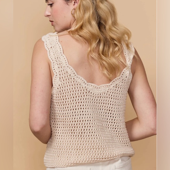 Crochet Floral Embroidered Top - Picture 3 of 7